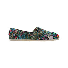 Load image into Gallery viewer, Holiday Paisley Unisex Classic Canvas Slip-On (Model 1206)