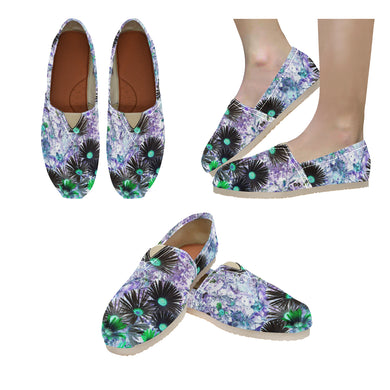 Livingstone Daisy Flower Reversed Unisex Classic Canvas Slip-On (Model 1206)