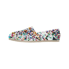 Load image into Gallery viewer, Holiday Paisley Negative Mosaic Unisex Classic Canvas Slip-On (Model 1206)